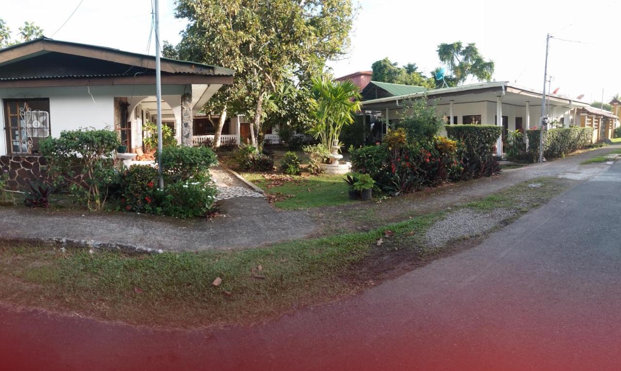 Cabinas Smith Cahuita Luaran gambar