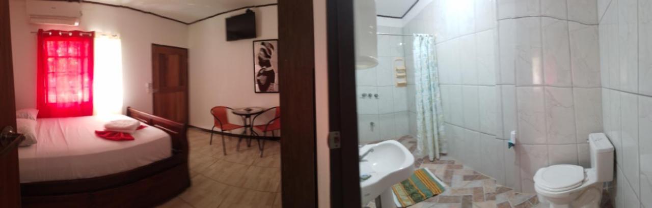 Cabinas Smith Cahuita Luaran gambar